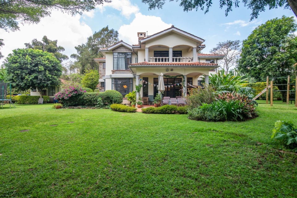 5-bedroom house in Nyari on about half an acre